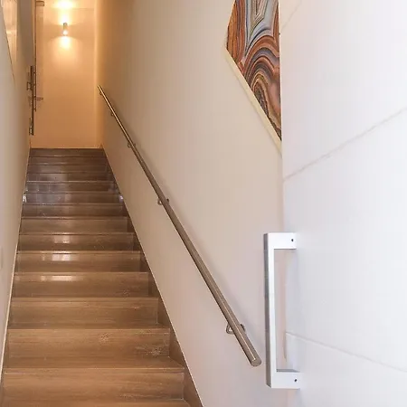 Beautiful In With Kitchen 아파트 포쟐로