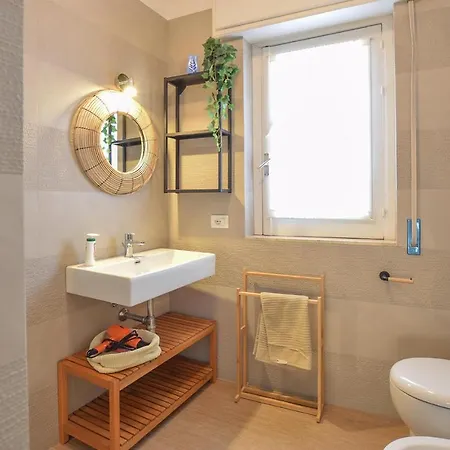 Beautiful In With Kitchen 아파트 포쟐로