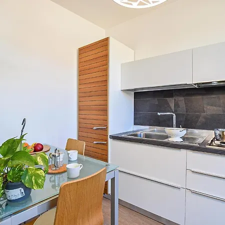 Beautiful In With Kitchen *